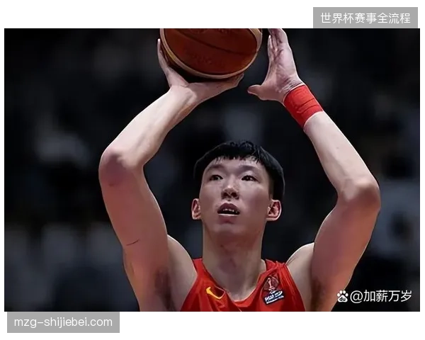 核心球员奥斯卡是海港传控体系的绝对大脑,其个人能力决定了球队的进攻质量 核心球员奥斯卡是海港传控体系的绝对大脑,其个人能力决定了球队的进攻质量